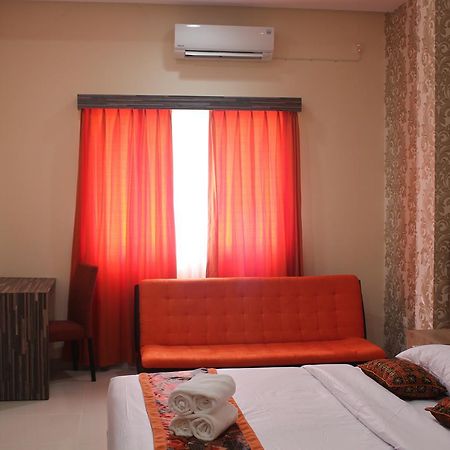 New D'Dhave Hotel Padang  Luaran gambar
