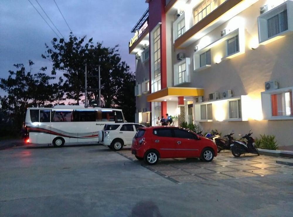 New D'Dhave Hotel Padang  Luaran gambar