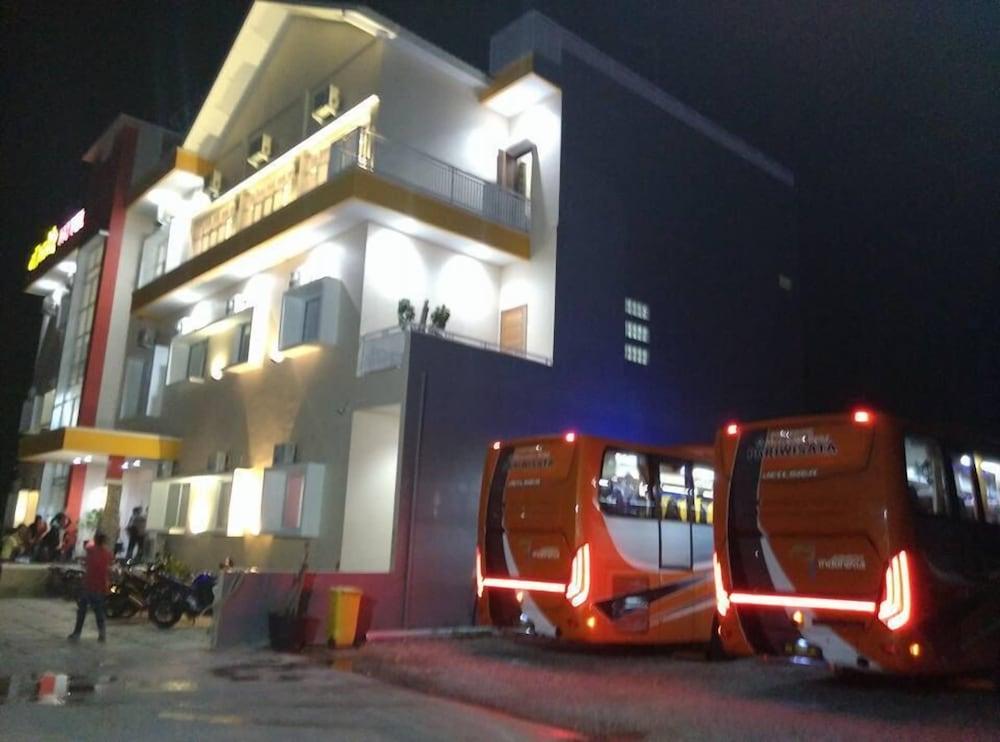 New D'Dhave Hotel Padang  Luaran gambar