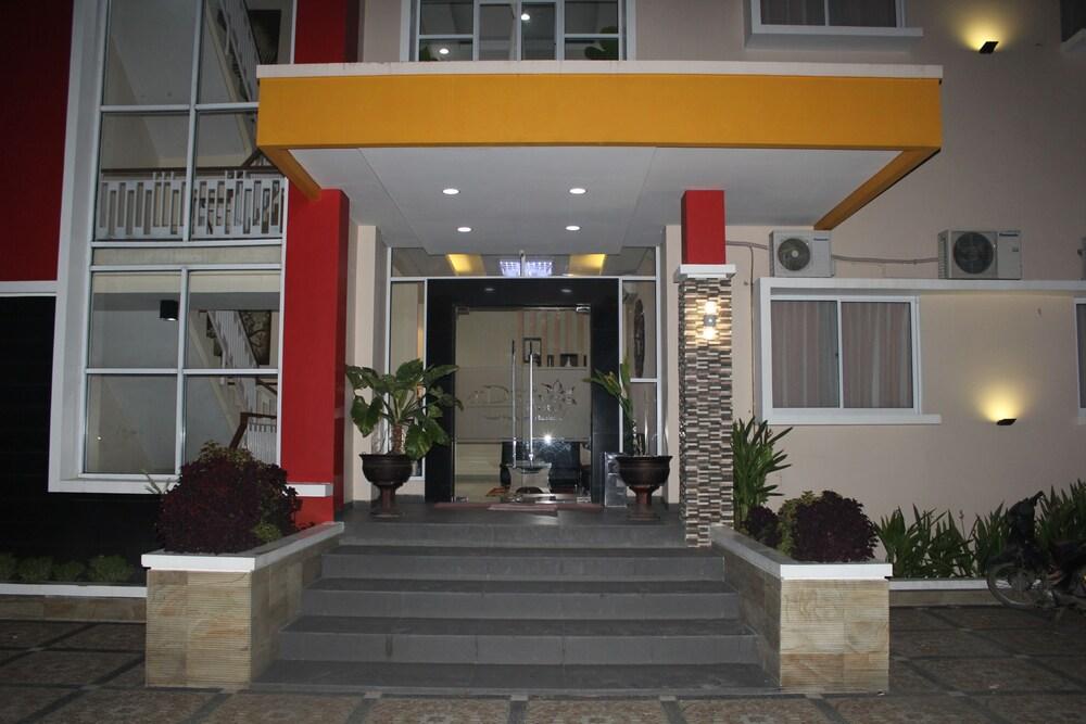 New D'Dhave Hotel Padang  Luaran gambar