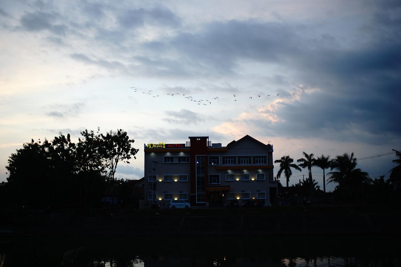New D'Dhave Hotel Padang  Luaran gambar