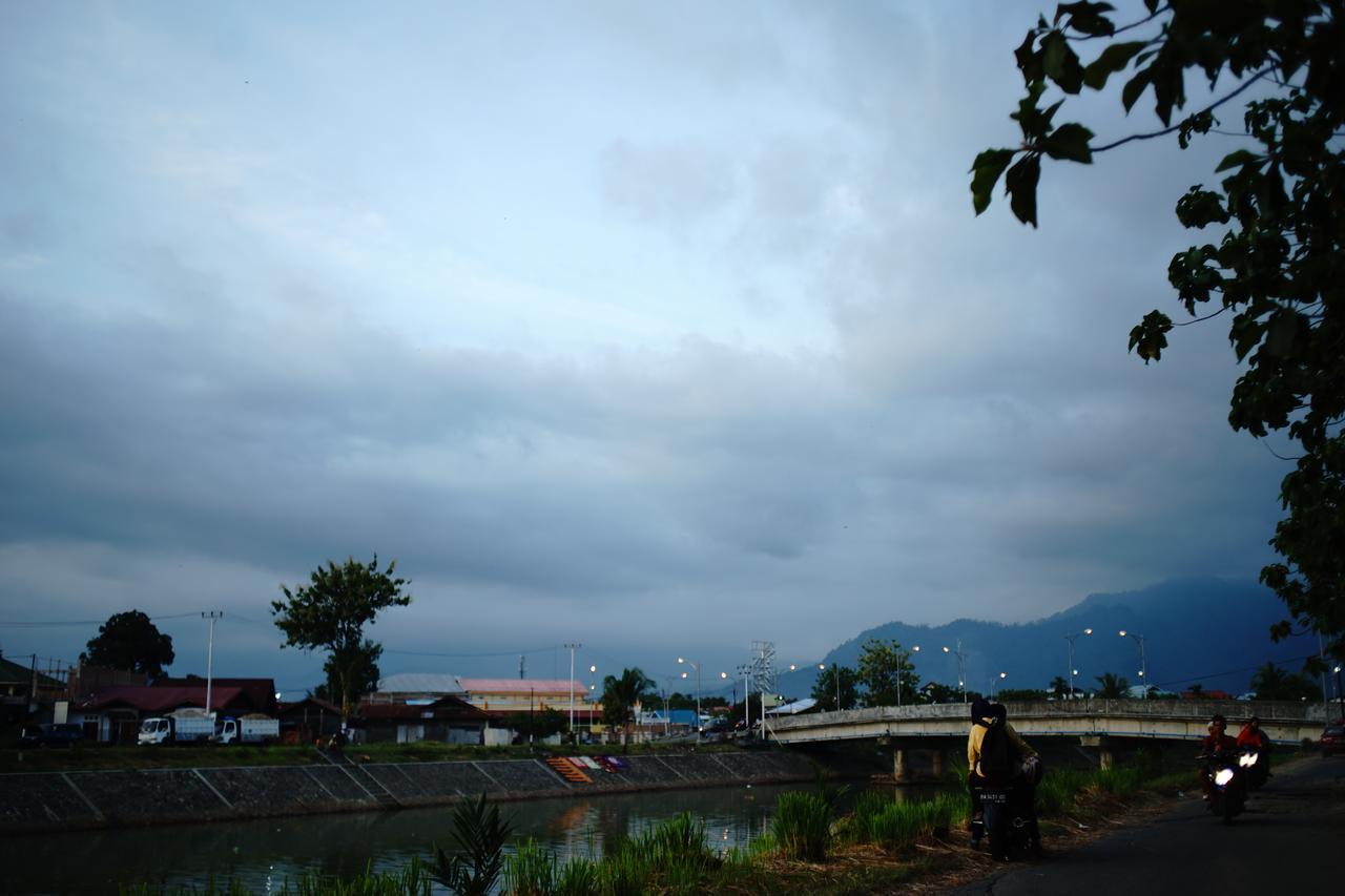 New D'Dhave Hotel Padang  Luaran gambar