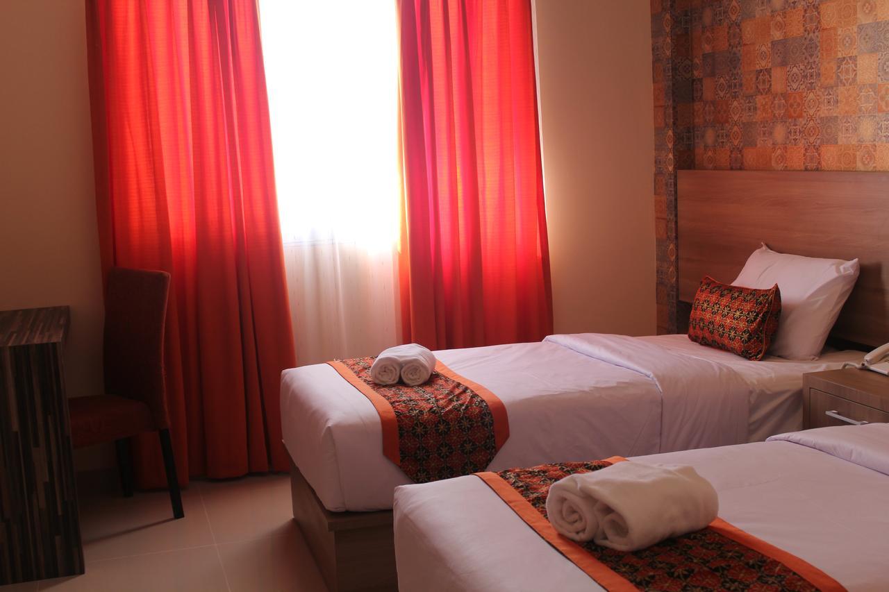 New D'Dhave Hotel Padang  Luaran gambar